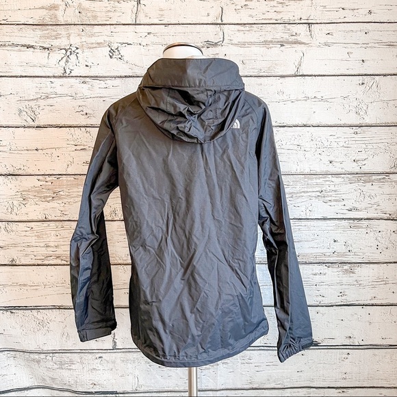 The North Face black HyVent 2.5L jacket - Picture 3 of 9